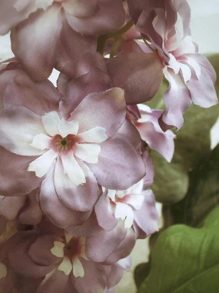 Flores artificiais — Fotografia de Stock