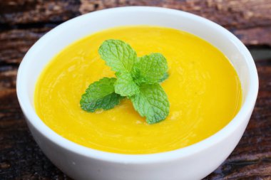 lezzetli kabak çorbası 