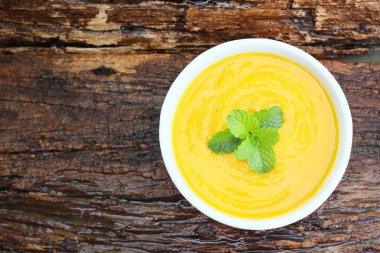 lezzetli kabak çorbası 