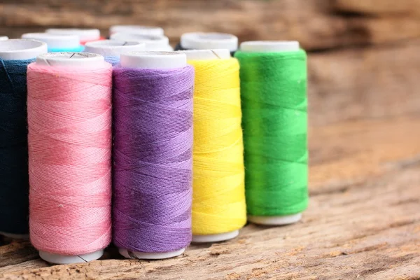 Colorful bobbins thread — Stock Photo, Image