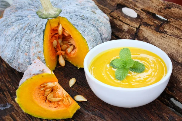 Tasty pumpkin soup — Stock Photo, Image