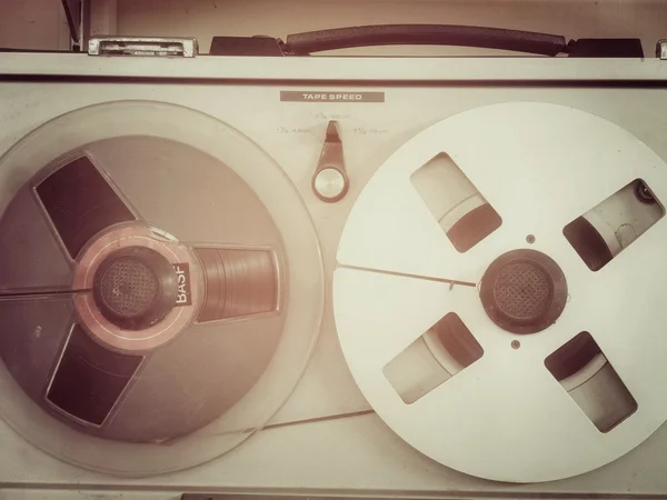 Grabadora de cinta vieja —  Fotos de Stock