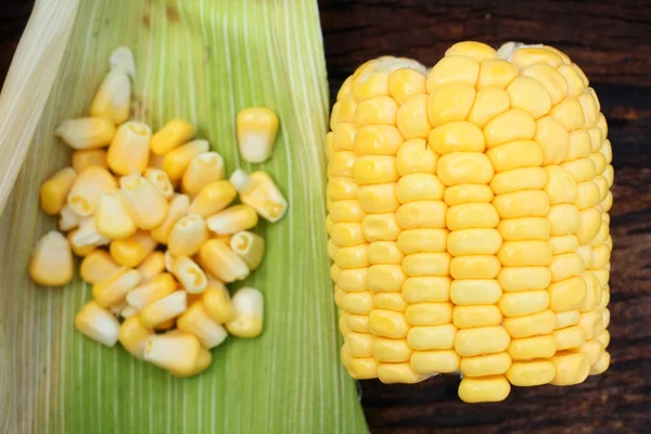 Fresh corn — Stock Photo, Image