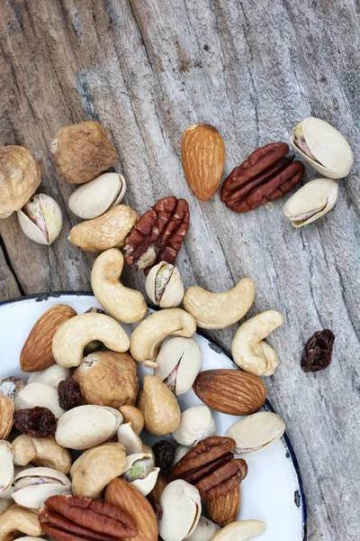 Mezcla de sabrosas nueces —  Fotos de Stock