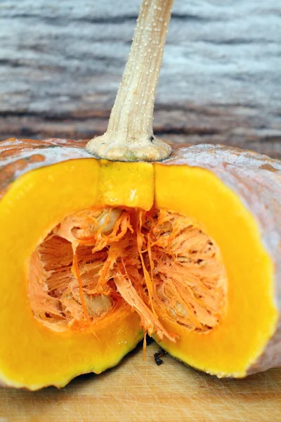 Segmenten van verse pumpkins — Stockfoto