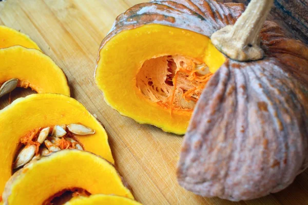 Slices of fresh pumpkins — Stock Photo, Image