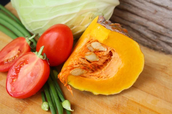 Mezcla de verduras frescas — Foto de Stock