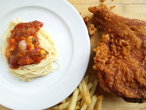 Närbild på välsmakande spaghetti — Stockfoto