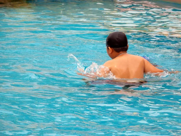 Kinder spielen — Stockfoto