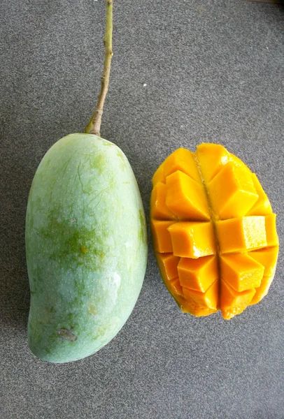 Mogen mango. — Stockfoto