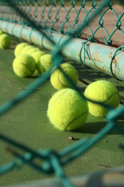 Tenis topu