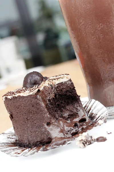 Cake en ijs chocolade — Stockfoto