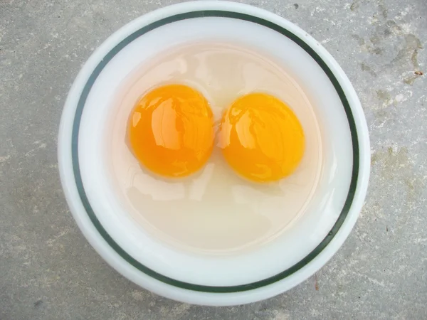 ボウルの中の卵 — ストック写真