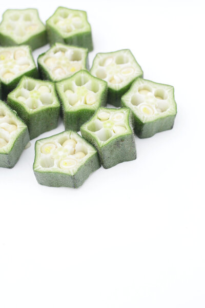 Окра изолирована
