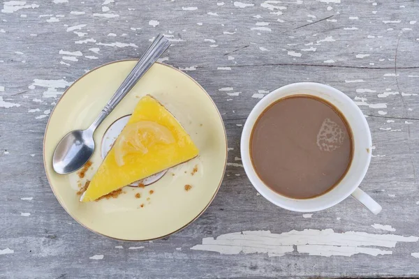 Cheese Cake Citroen Koffie Kopje Witte Houten Achtergrond — Stockfoto