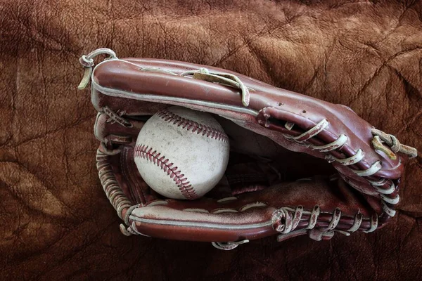 Baseball Bőr Kesztyű Régi Barna Háttér — Stock Fotó