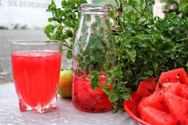 Wassermelone Sommer Fruchtgetränk Auf Altem Holz Hintergrund — Stockfoto
