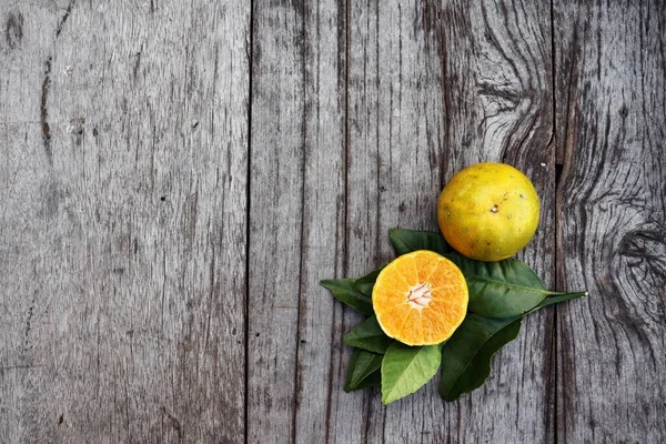 Färsk Apelsin Frukt Trä Bakgrund — Stockfoto