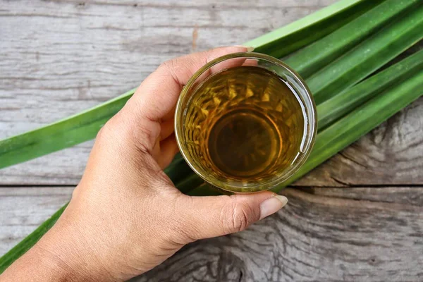 Crisantemo Sobre Fondo Madera Marrón —  Fotos de Stock