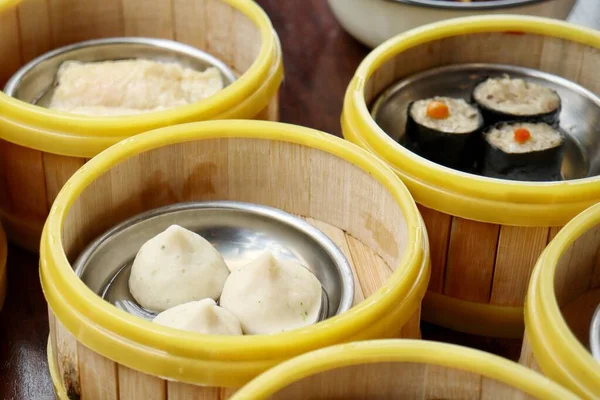 Çin yemeği restoranında Dim sum.