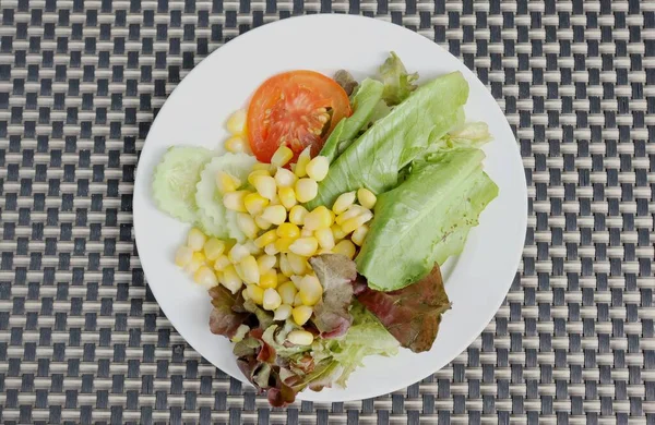 Vers Fruit Salade Bruine Achtergrond — Stockfoto