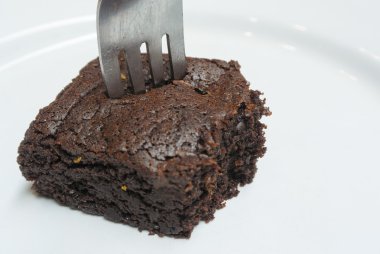 çatal ile çikolatalı kek