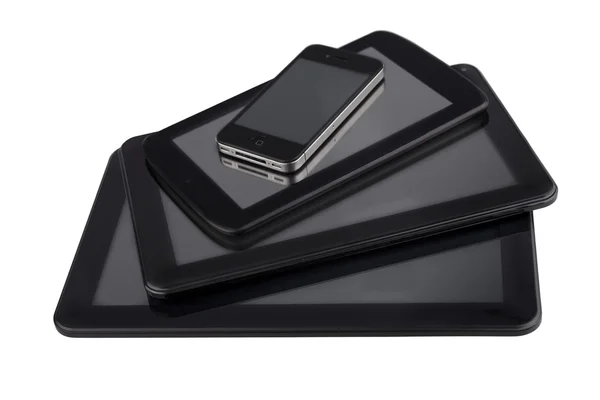 3 farklı boyutta tablolar ve smartphone