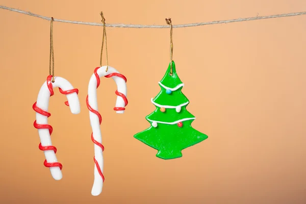 Christmas ornament: Christmas candy and christmas tree — Stock Photo, Image
