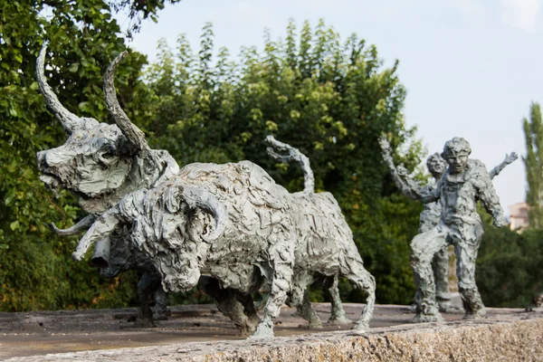 geleneksel boğa soluklu adanmış heykel