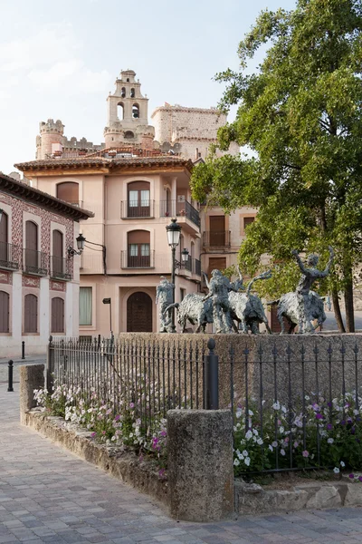 Sculpture dedicated to the traditional bull-running — Stock Photo, Image