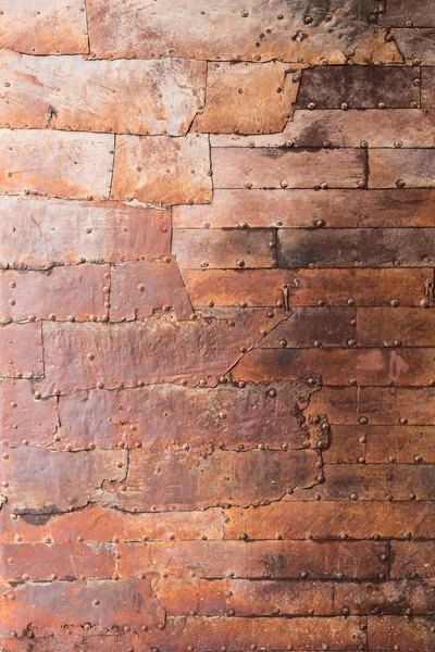 Placa de metal oxidado con una costura y remaches —  Fotos de Stock