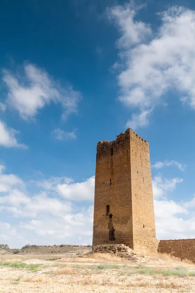 Kasteel van luna (Aragón) in een zomerdag — Stockfoto