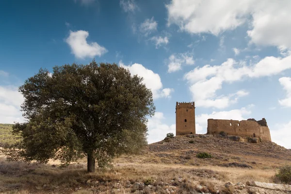Castello di Luna (Aragona) in una giornata estiva — Foto Stock