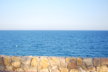 Denizin üzerinde teras