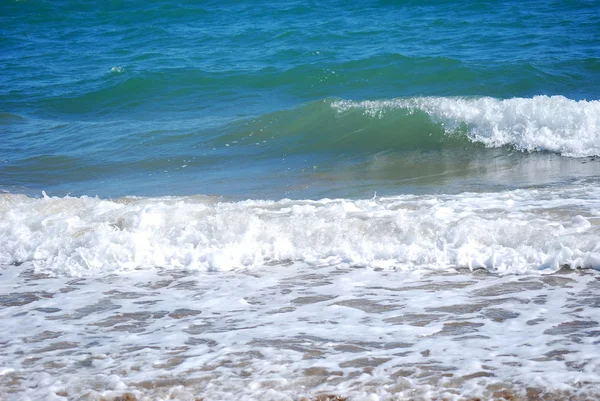 Waves on the beach — Stock Photo, Image