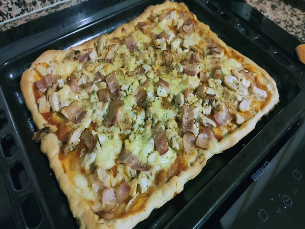 Bake Homemade Pizza Hot Oven — Fotografia de Stock