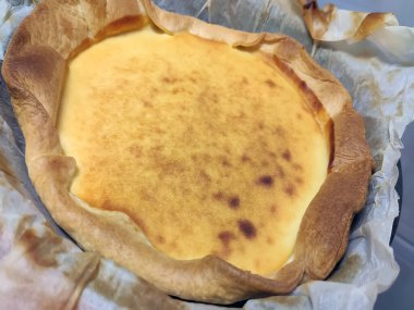 Peynirli kek pasta bir kısmını