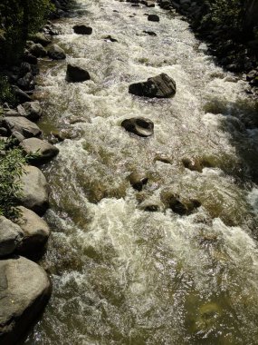 La Valira nehri Andorra 'dan geçiyor.
