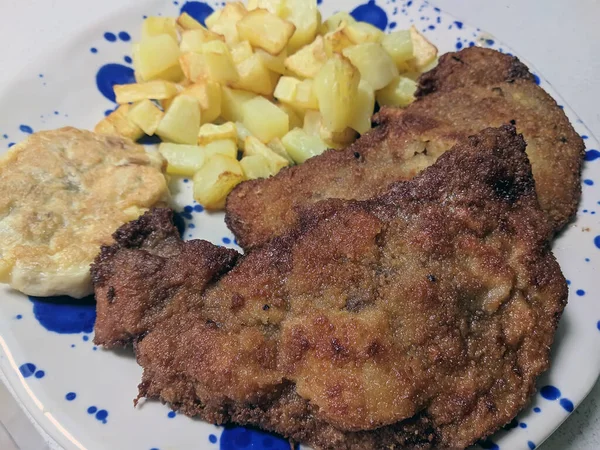 Cachopo Spanyolország Asztúriai Régiójának Jellegzetes Étele Amely Két Nagy Szeletelt — Stock Fotó