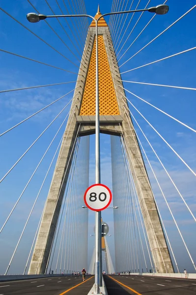 Bridge against blue sky — Stock Photo, Image