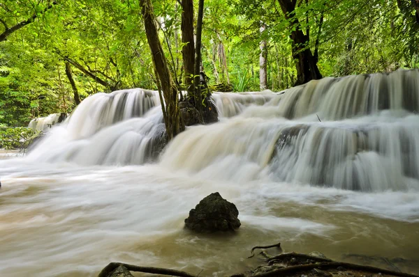 Natur Hintergrund des Wasserfalls — Stockfoto