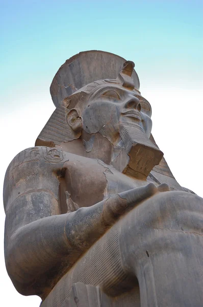 Gros plan sur la statue de Ramsès II — Photo