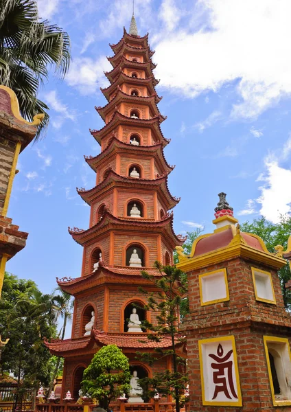 Tran Quoc pagoda in Hanoi, Vietnam — Stock Photo, Image