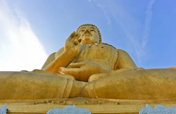 Guldbuddhastaty — Stockfoto