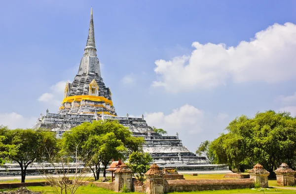 Thajské bílá pagoda — Stock fotografie