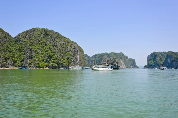 Paysage marin de la baie d'Halong, Vietnam — Photo