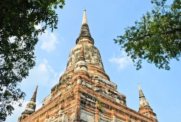 Pagoda at Wat Yai Chaimongkol — Stock Photo, Image