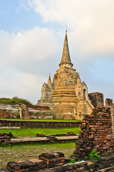 Oude en ruïnes van de tempel — Stockfoto