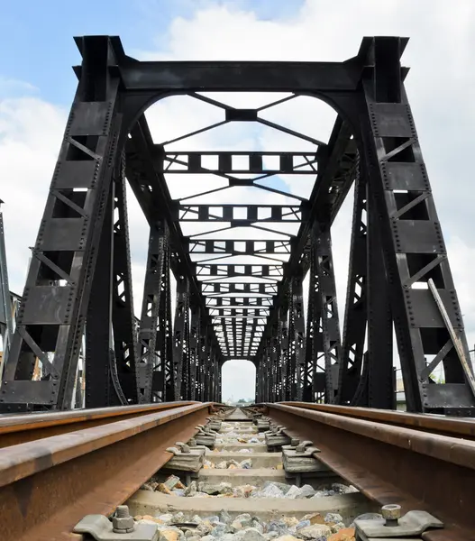 Puente ferroviario antiguo — Foto de Stock