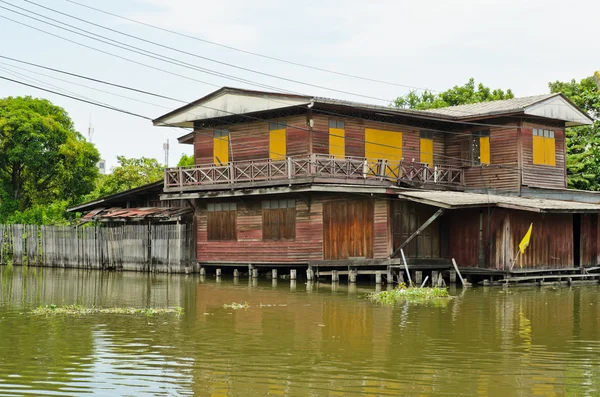 Thaise houten huis — Stockfoto